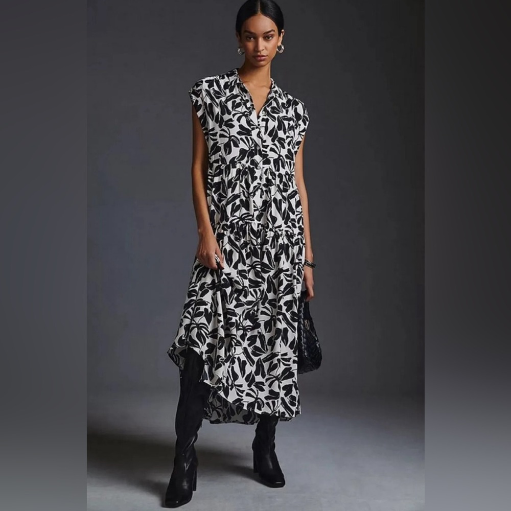 Anthropologie black and white sleeveless dress with pockets and shoulder pads
